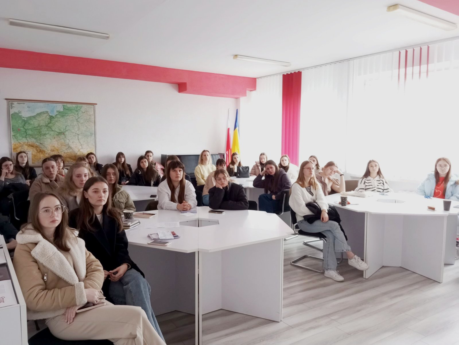 студенти переглянули фільм 20 днів у Маріуполі